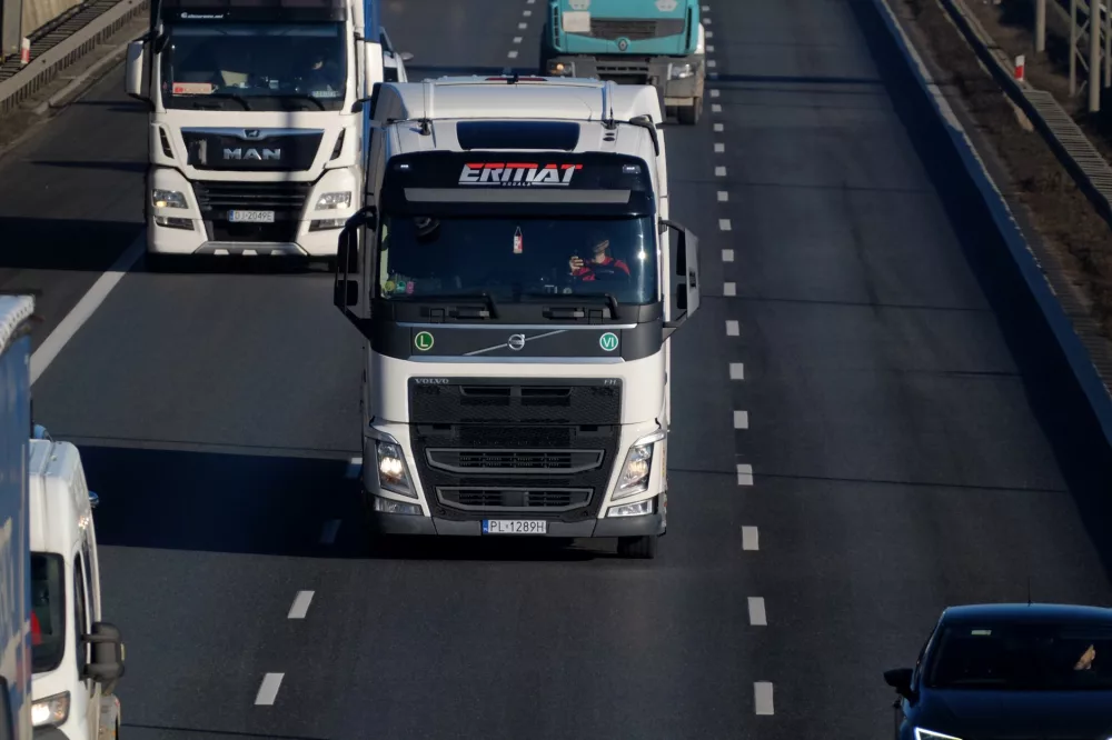 The Unyielding Powerhouse: My Deep Dive into Mercedes-Benz Trucks